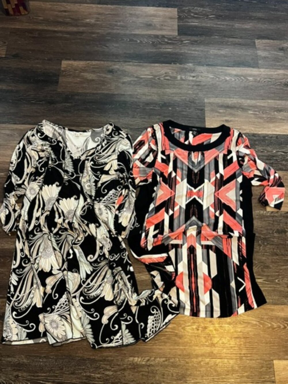 Women's Dresses. 2 Beautiful Midi Dress, Flowy - Size XL, Excellent Conditon!